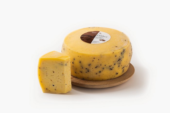 Kanal Cheese Factory • Semi-hard cheese Kanalc with pepper • Soča Valley Finest
