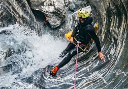 Žiga Humar - soteskanje v Novi Zelandiji_small
