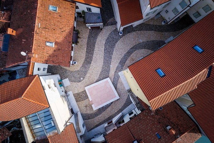 View of Kontrada Square from a bird\'s eye view