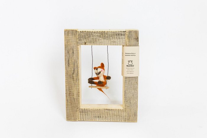 MlekARTz • Felt fox in a wooden frame • Soča Valley Finest