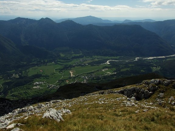 bovec-in-bovska-kotlina-z-vrha-rombona_Darjo-Berra.jpg