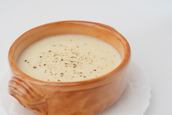 Letni vrt Pr Jakču • krompirjeva juha s slano skuto • Iz Doline Soče