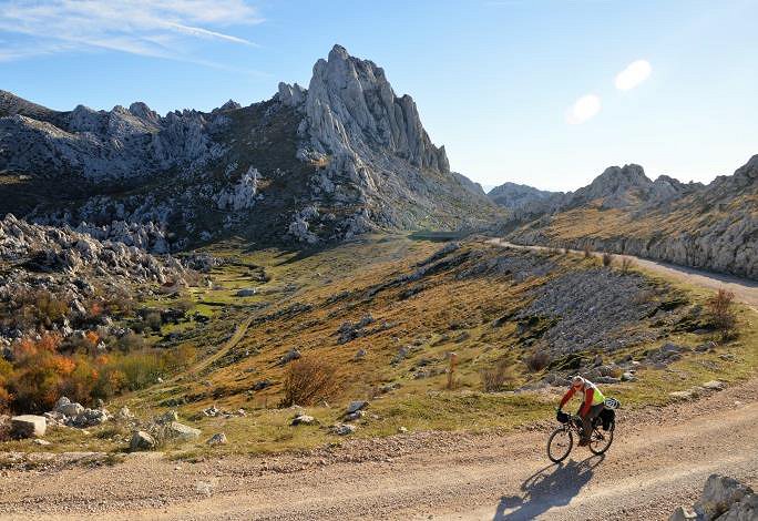Edo_Kozorog_-_Tulove_grede__Velebit_.jpg