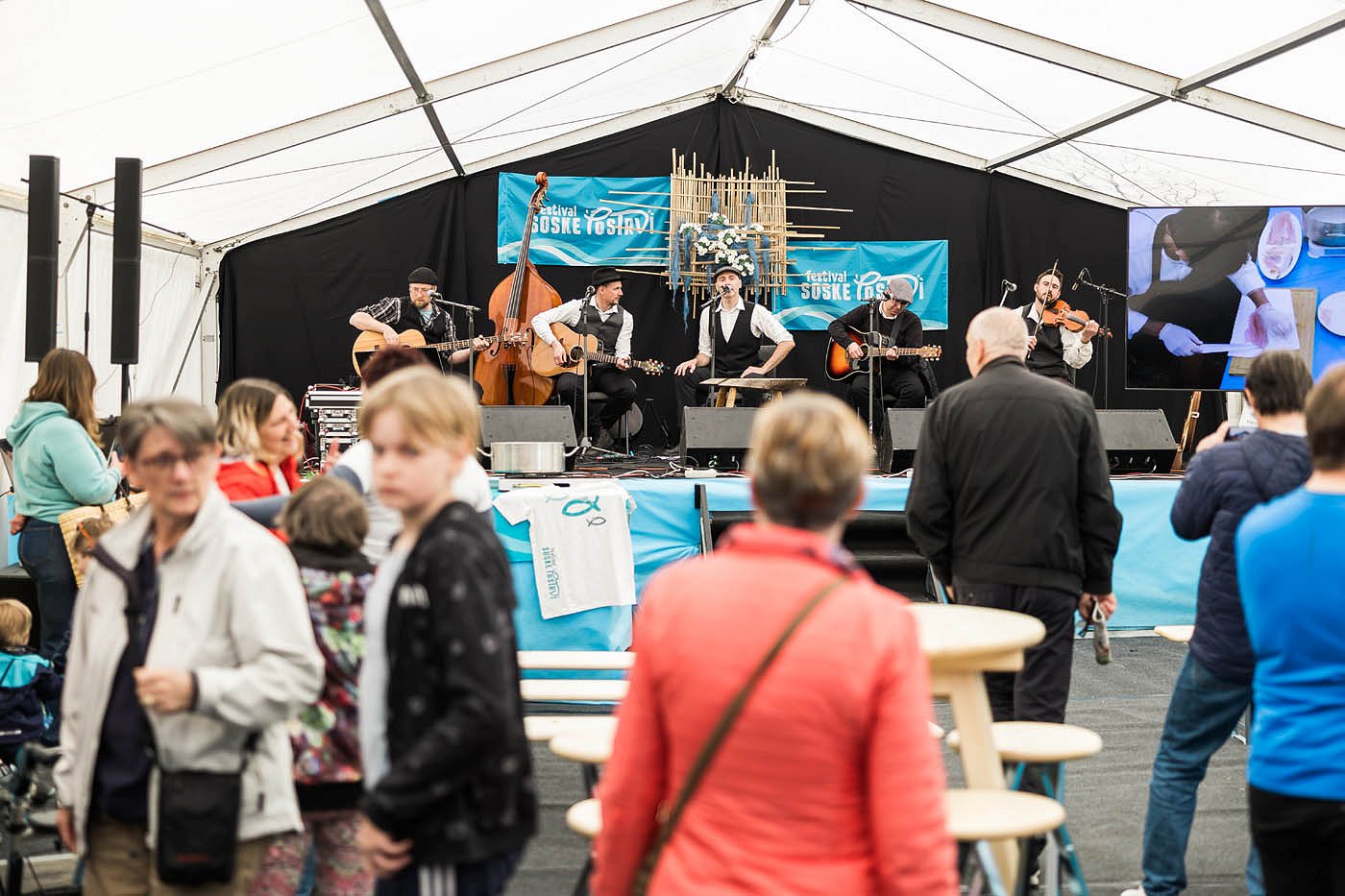 Ribja tržnica - glasbena spremljava Peter Della Bianca in d Towk:rs