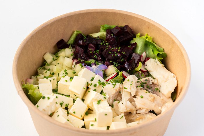 Bovec kitch\'n • Insalata estiva locale • Soča Valley Finest